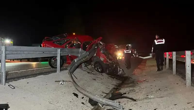 Bariyerlere Çarpan Otomobil Neden Demir Yığınına Dönüştü? İşte Korkunç Kaza ile İlgili Detaylar