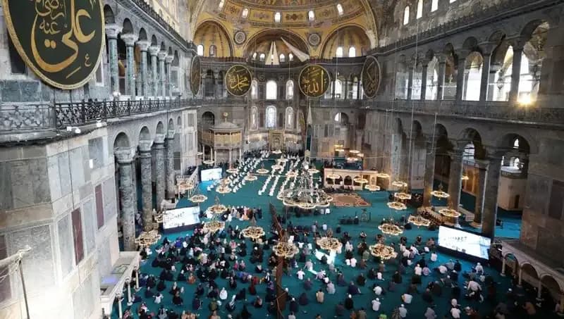 Ayasofya'nın Kapısını Kıran Sanığın Hapis Cezası Açıklandı
