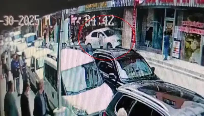 Alkollü Sürücü Korkunç Kazada Mağazaya Girdi, İki Çocuk Şans Eseri Kurtuldu!