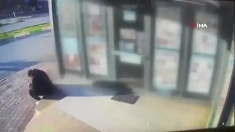 Market Çalışanının Hayatta Kalma Mücadelesi: Ölümle Burun Buruna Geldi