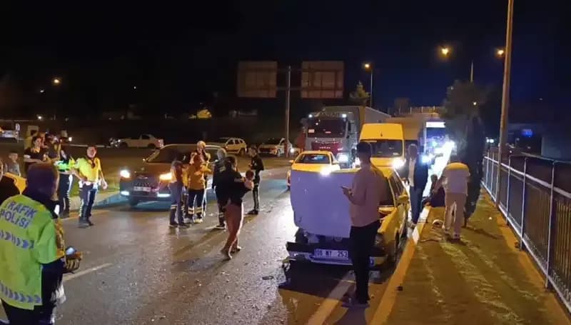 Otoyolda Güvensizlik: İkisi Çocuk Dört Kişiyi Yaralayan Geri Dönüş Kazası