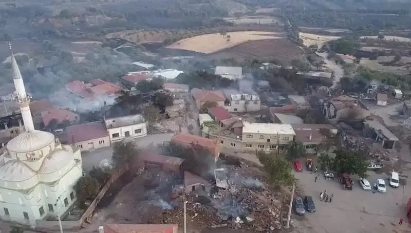 Çanakkale'de Korkutan Orman Yangını: Havadan Görüntüler ve Son Gelişmeler