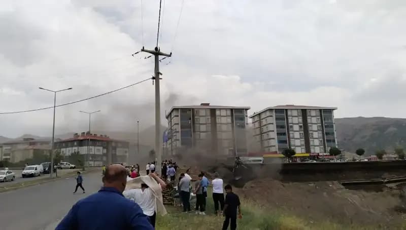 Bitlis’te Doğalgaz Hattında Patlama: Can ve Mal Kaybı Olup Olmadığı Araştırılıyor