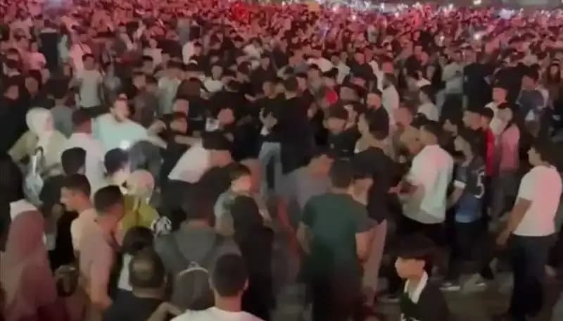 Konserde Bıçaklı Kavga: Üç Kişi Yaralandı, Olayın Ardındaki Gerçekler Neler?