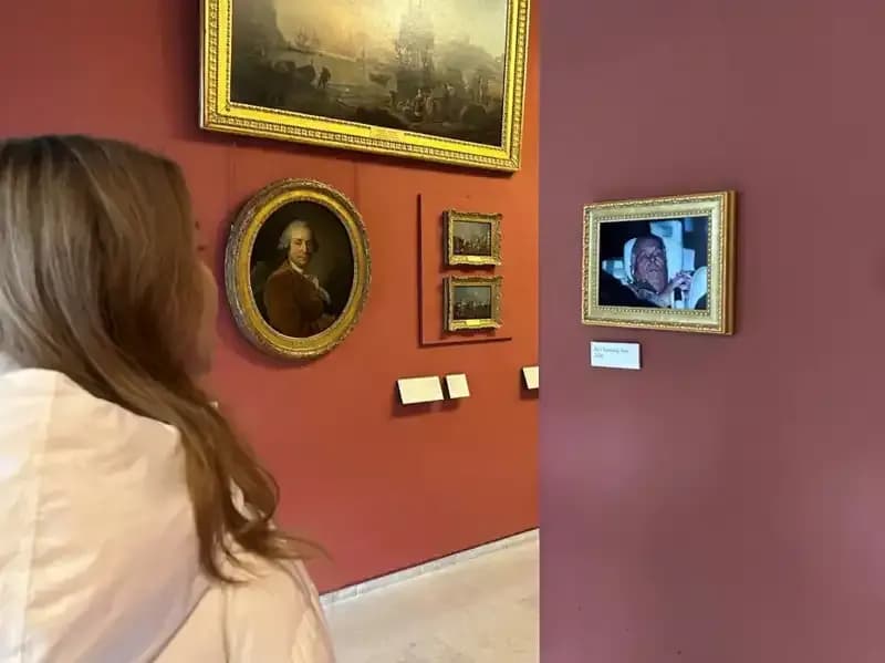 Eski Prens Andrew'un Polis Arabasındaki Fotoğrafı Louvre'da Sergilendi!