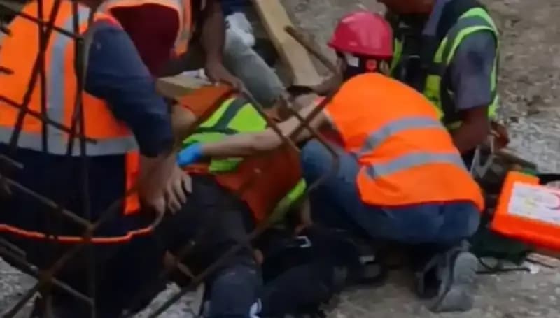 Adana'da İnşaat Kazasında İki İşçi Yaralandı: Olayın Ayrıntıları