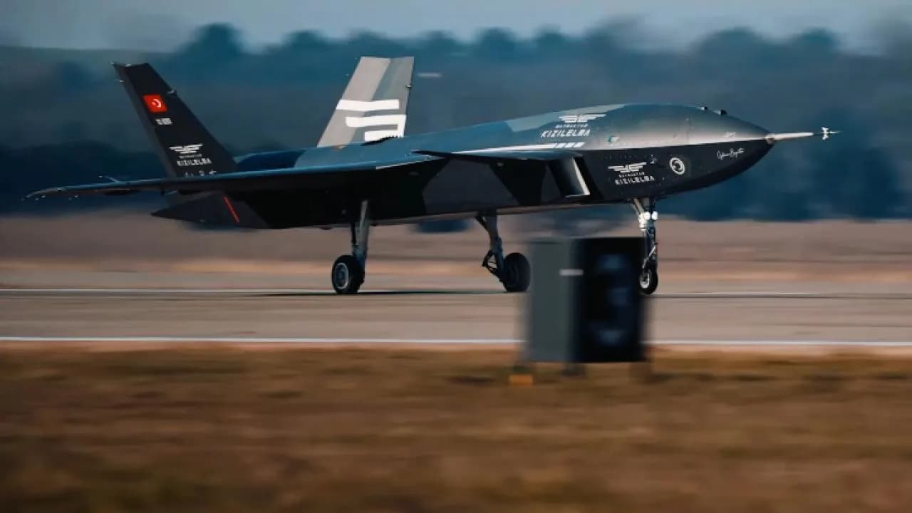 Bayraktar KIZILELMA, başarılı bir uçuş testi gerçekleştirdi