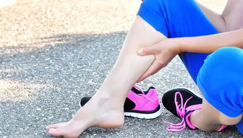 56 Yaşındaki Kadının Sağ Bacağındaki Karıncalanma, Korkunç Bir Gerçeği Ortaya Çıkardı