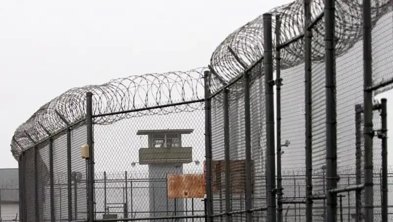 İngiltere'deki Hapishanede Kanserojen Gaz Alarmı: Mahkumlar ve Personel Tehlikede mi?