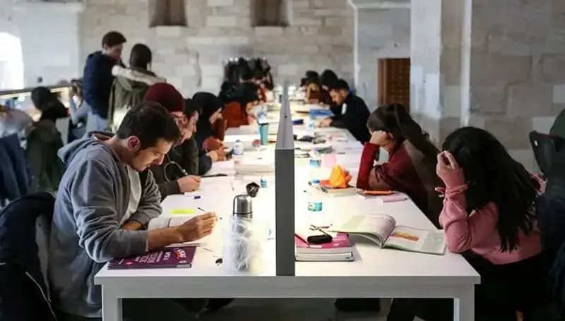 Üniversiteler Yeni Eğitim Yılı İçin Tarihleri Açıkladı: Öğrenciler Hazırlansın!