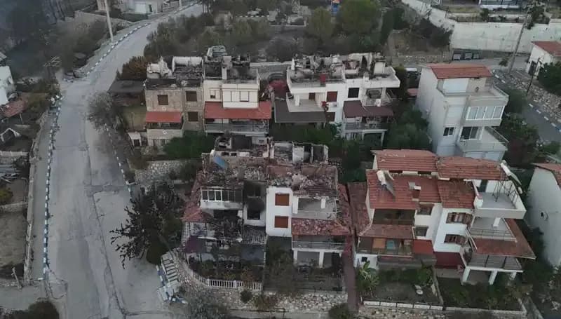 Orman Yangınları Korkunç Büyüklükte; Evler Ve Doğa Yok Oluyor