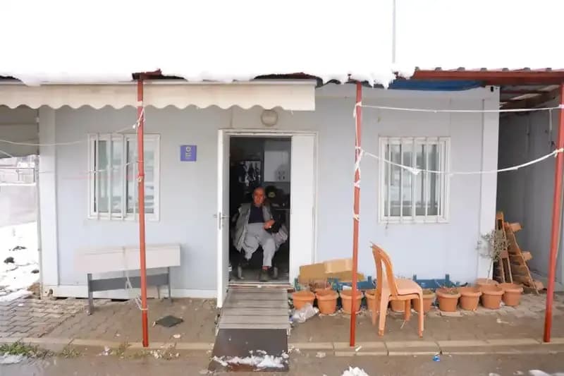 Depremde Enkaz Altında Kalan Genç Hayata Tutunmanın Gücünü Gösterdi