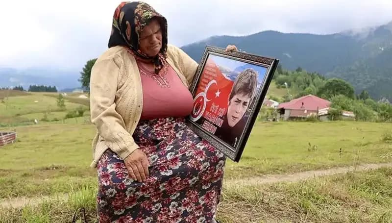 DEM Parti, Eren Bülbül’ün Annelerine Bayram Mesajı Gönderdi