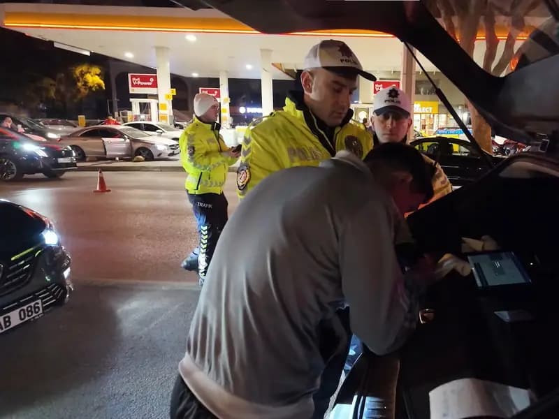 Kadıköy'de 3 Gece Süren Denetim: 1.2 Milyon TL Ceza Kesildi