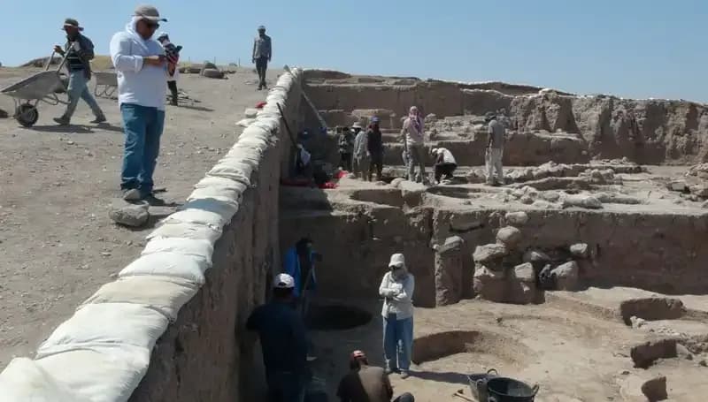 Kilis'teki Oylum Höyük'te Sıcak Havaya Rağmen Kazı Çalışmaları Devam Ediyor