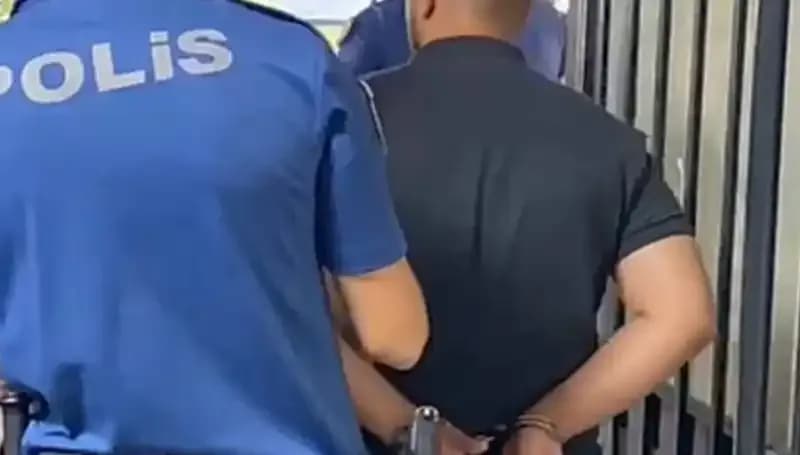 İzmir'de Polise Saldıran Şahsın Yakalanması ve Tutuklanma Süreci