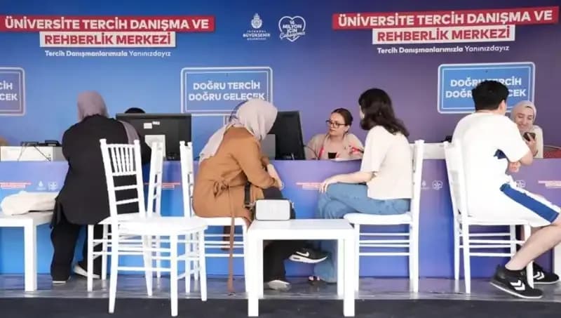İstanbul'da Öğrencilerin Geleceğine Rehberlik Edecek 24 Merkez Açıldı