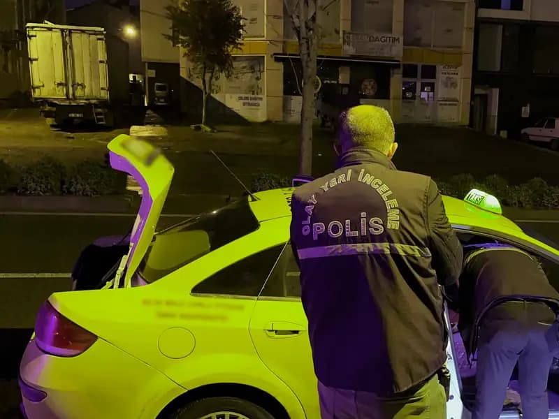 Çorlu'da Taksi Şoförü Seyir Halindeyken Bıçaklı Saldırıya Uğradı