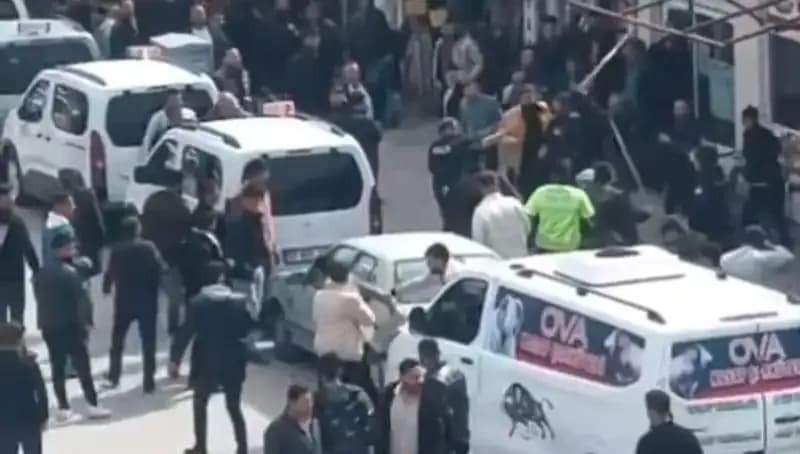 Erciş'te Taşlı Sopalı Kavga: 7 Gözaltı ile Sonlanan Olayın Ayrıntıları