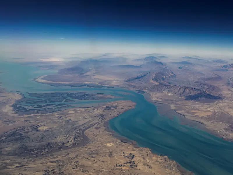 İran'ın Hürmüz Boğazı'ndaki Stratejik Keşm Adası ve Önemi