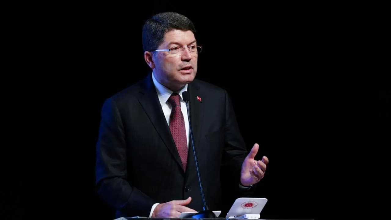 Bakan Tunç'tan Yangın Hakkında Açıklama