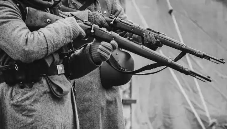 İngiliz İstihbarat Şefinin Ailesindeki Şok Edici Nazi Bağlantısı