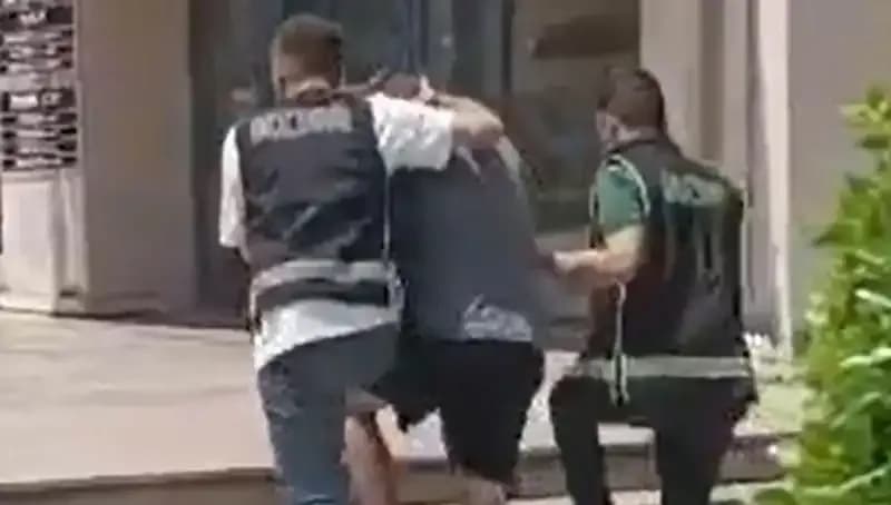 Turist, Sahte Dolarla Alışveriş Yaparken Sınır Dışı Edildi!