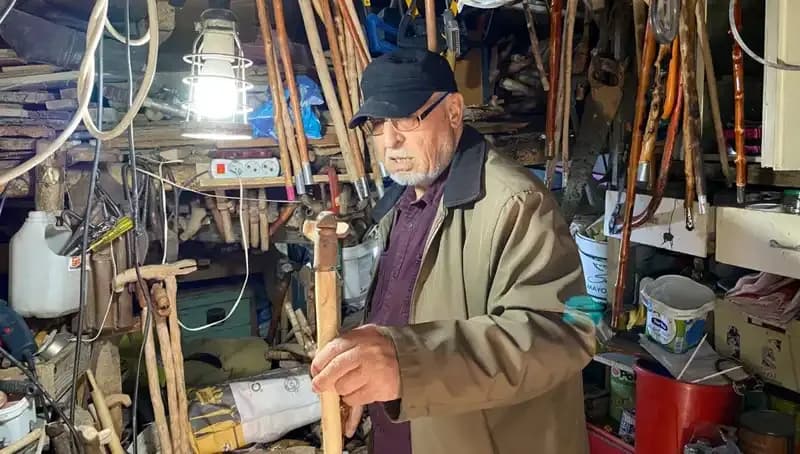 Doğadan Topladıklarıyla Atölye Yaratıyor: Evinin Odunluğunda Harikalar!