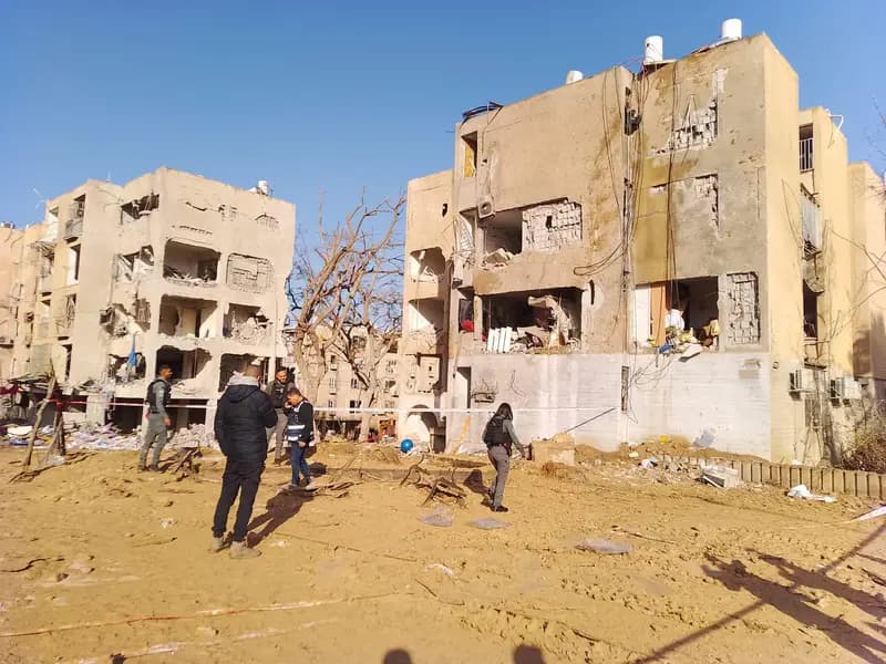 İran Savaşı 23. Gün: İran, İsrail'e Füze Saldırısı Düzenledi