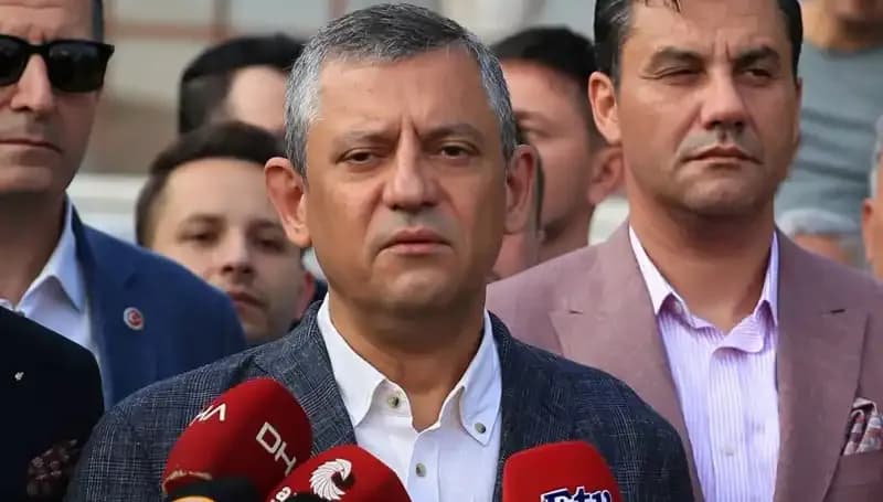 Özgür Özel'den Dikkat Çeken Bayram Açıklaması: "Bu Bayram Bize Bayram Gibi Gelmedi!"