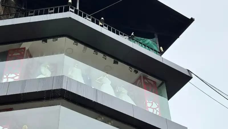 Giyim Mağazasında Çıkan Korkutucu Yangın, Şehrin Kalbini Sarsıyor