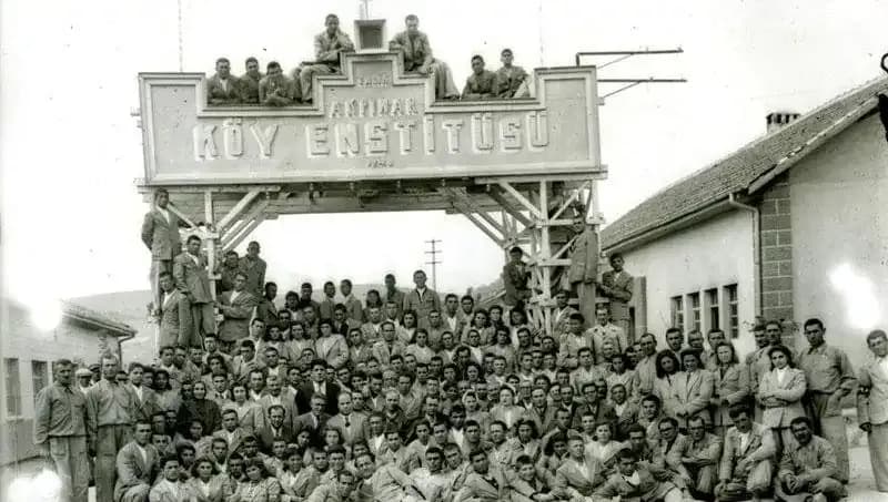 17 Nisan’da Ne Oluyor? Köy Enstitüleri’nin Tarihi Değeri