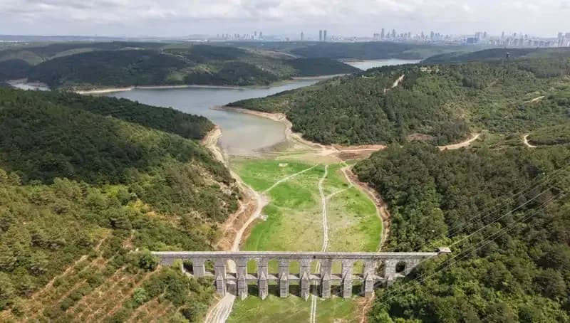 İstanbul'da Baraj Doluluk Oranı Tehlikeli Seviyeye Düşerek Endişe Yarattı