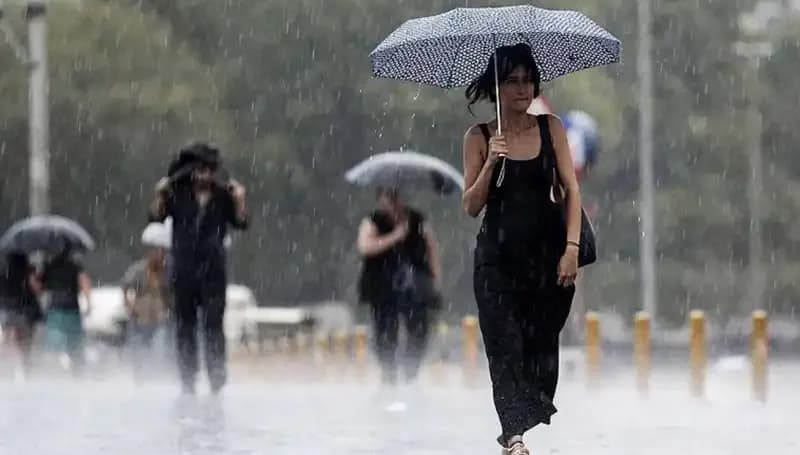 İstanbul ve Ankara'ya Düşük Sıcaklık ve Sağanak Yağış Uyarısı Geldi!