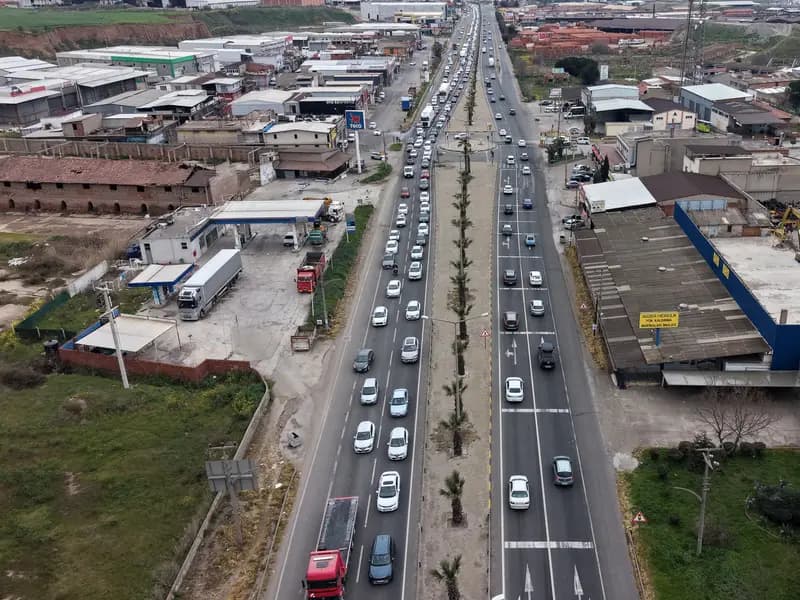 Bayramda Trafikte Kısıtlama: Ağır Araçlar Yola Çıkamayacak