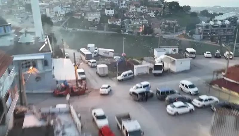İzmir'de Flaş Operasyon: 99 Adreste 133 Gözaltı Gerçekleşti