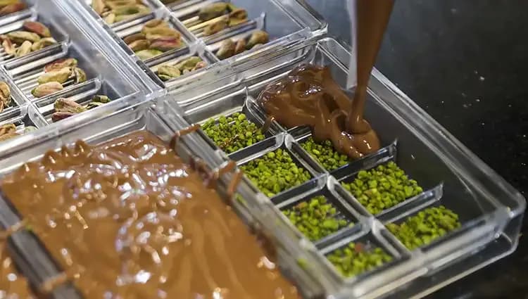 Dubai Çikolatasında Fıstık Kıtlığı: Yeni Kriz Karne ile Satışa Yönlendiriyor