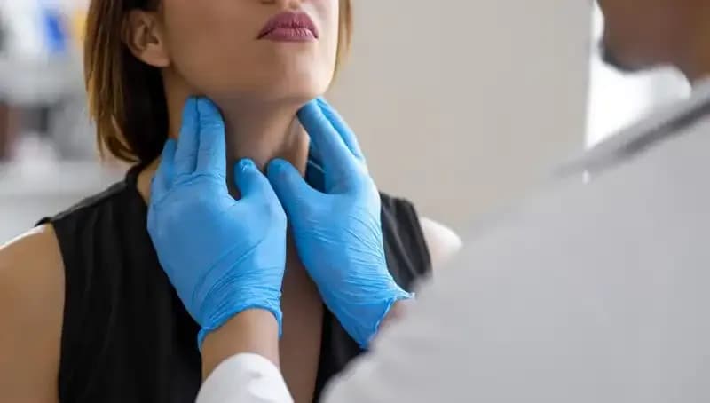 Boğaz Ağrısı Geçmiyorsa Tehlike Çanları Çalıyor: Onkologdan Kritik Uyarı