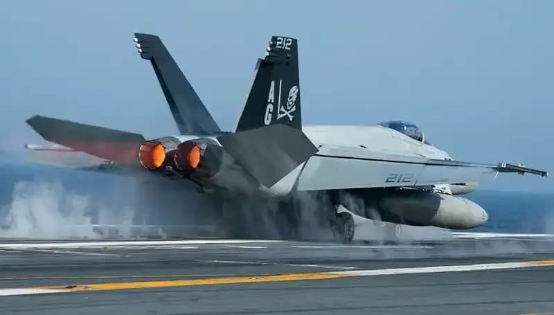 ABD, İkinci 60 Milyon Dolarlık Uçağını Denize Düşürdü: Kritik Sebepler Neler?