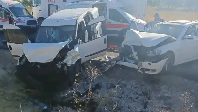 Nevşehir'de Feci Trafik Kazası: 14 Kişi Yaralandı, Detaylar Ortaya Çıktı