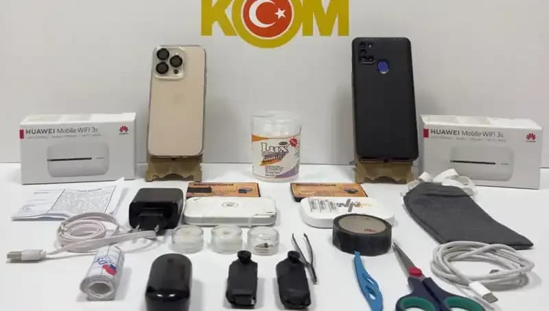 Ehliyet Sınavında Şok: Kopya Düzeneğiyle Yakalanan İki Kişi Olayı