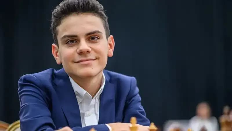 16 Yaşında Tarih Yazdı: Türk Gençten Dünya Şampiyonu'nu Yenen İlk İsim