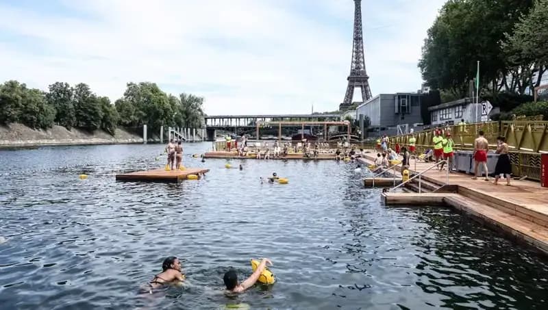 Fransa'da 102 Yıl Sonra İlk Kez Seine Nehri Yüzmeye Açıldı: Sıcak Yaz Havasında Serinletici Bir Yenilik