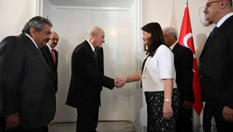 Bahçeli, DEM Parti Heyetiyle Görüşerek Yeni İttifak Stratejilerini Belirledi