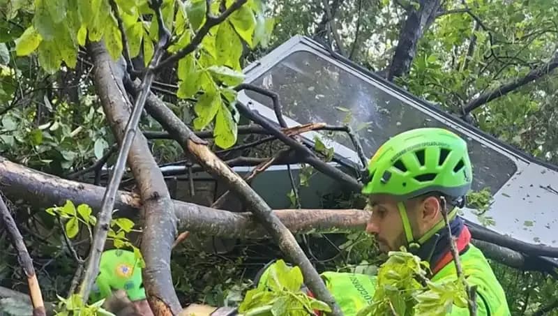 İtalya’da Teleferik Faciası: Çekme Halatının Kopması Hayatları Kayıp Ettirdi