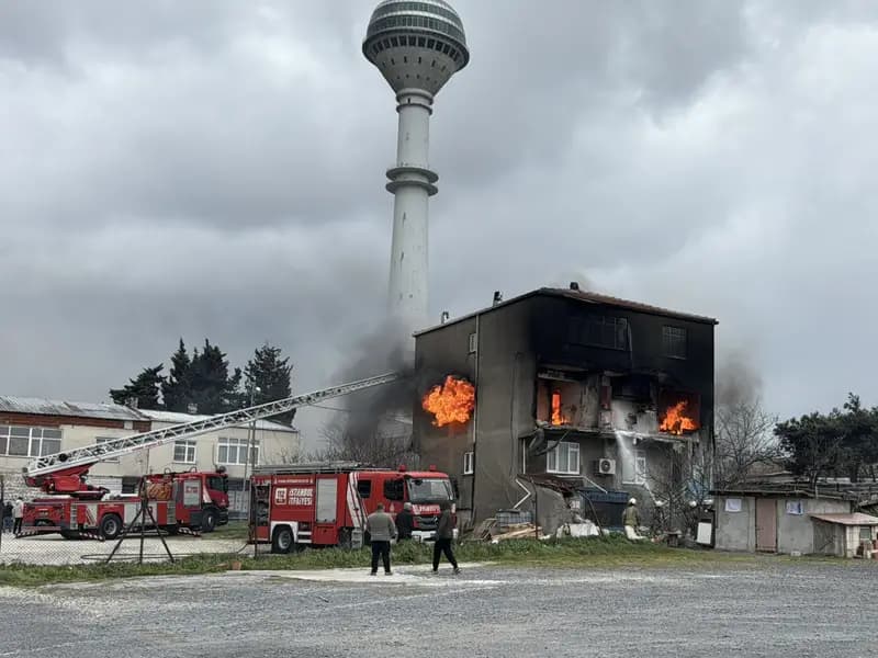 Büyükçekmece'de Yangın: 6 Kişi İtfaiye Tarafından Kurtarıldı
