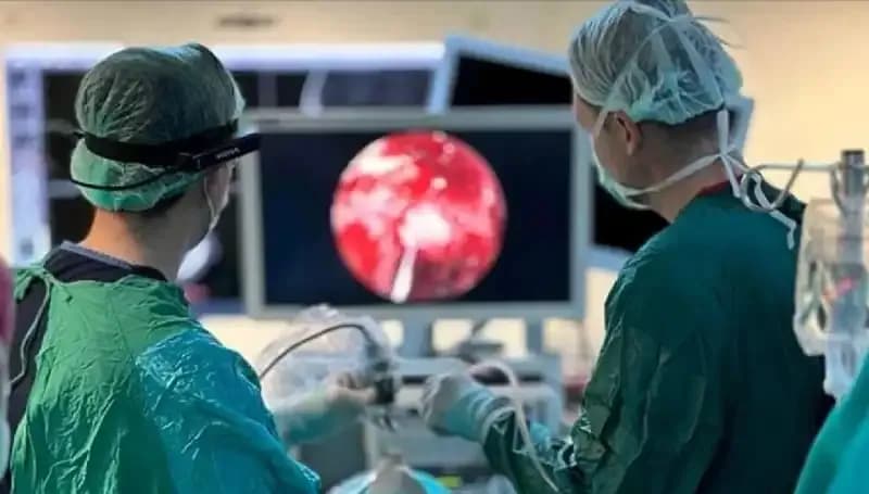 Ameliyat İçin Lazer Parası İsteyen Cerrah Şok Edici Bir Gelişme ile Tutuklandı