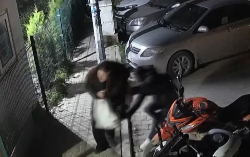 İzmir'de Şok Edici Cinayet: Saplantılı Eski Sevgili Genç Kadını Hayattan Kopardı