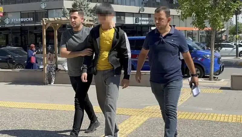 Aile İçindeki Tartışma Kanlı Bitti: Kardeş Bıçakla Yaralandı!