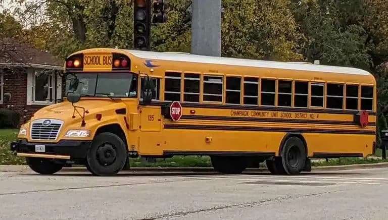ABD'de Okul Otobüsü Devrildi: Feci Kazada Bir Ölü